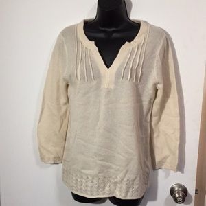 Soft cashmere lightweight sweater